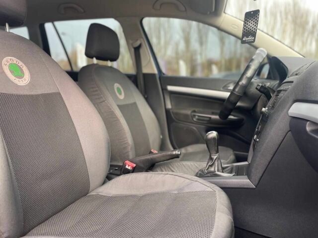 Синій Шкода Октавія, об'ємом двигуна 1.6 л та пробігом 247 тис. км за 6200 $, фото 12 на Automoto.ua