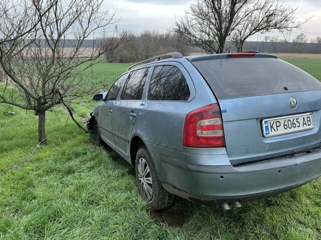 Синий Шкода Октавия, объемом двигателя 1.9 л и пробегом 300 тыс. км за 2500 $, фото 2 на Automoto.ua