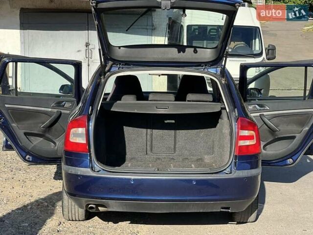 Синий Шкода Октавия, объемом двигателя 1.6 л и пробегом 254 тыс. км за 5800 $, фото 5 на Automoto.ua