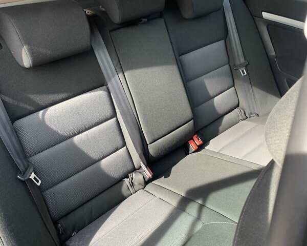 Синий Шкода Октавия, объемом двигателя 1.6 л и пробегом 155 тыс. км за 6850 $, фото 17 на Automoto.ua