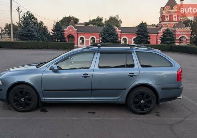 Синий Шкода Октавия, объемом двигателя 1.6 л и пробегом 329 тыс. км за 6299 $, фото 3 на Automoto.ua