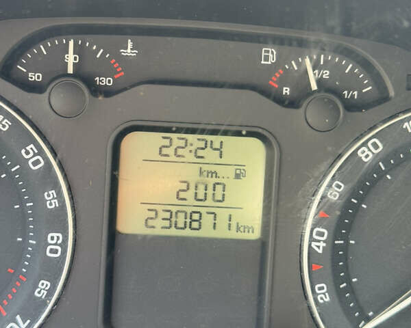 Синій Шкода Октавія, об'ємом двигуна 1.6 л та пробігом 230 тис. км за 5200 $, фото 5 на Automoto.ua