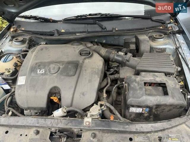 Синій Шкода Октавія, об'ємом двигуна 1.6 л та пробігом 200 тис. км за 6300 $, фото 5 на Automoto.ua