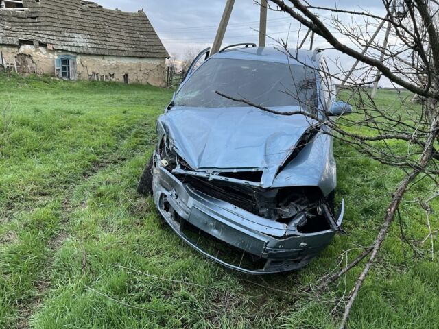 Синий Шкода Октавия, объемом двигателя 1.9 л и пробегом 300 тыс. км за 2500 $, фото 11 на Automoto.ua