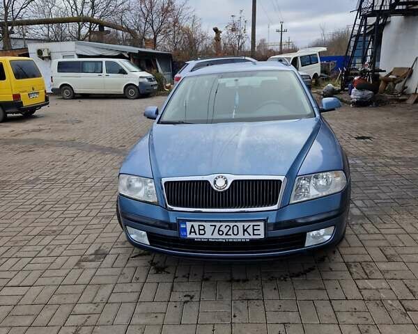 Синий Шкода Октавия, объемом двигателя 1.6 л и пробегом 253 тыс. км за 4600 $, фото 5 на Automoto.ua