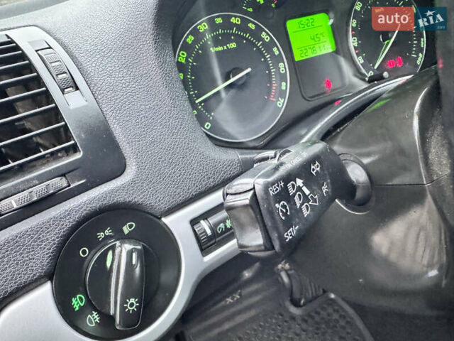 Синий Шкода Октавия, объемом двигателя 1.6 л и пробегом 227 тыс. км за 6200 $, фото 19 на Automoto.ua