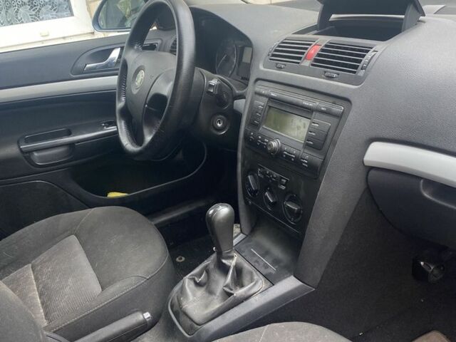 Синий Шкода Октавия, объемом двигателя 1.9 л и пробегом 300 тыс. км за 2950 $, фото 5 на Automoto.ua