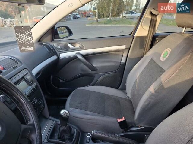 Синий Шкода Октавия, объемом двигателя 1.6 л и пробегом 247 тыс. км за 6000 $, фото 17 на Automoto.ua