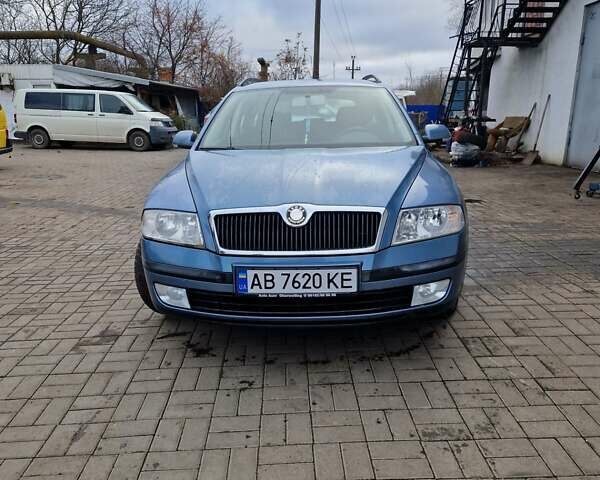 Синий Шкода Октавия, объемом двигателя 1.6 л и пробегом 253 тыс. км за 4600 $, фото 2 на Automoto.ua
