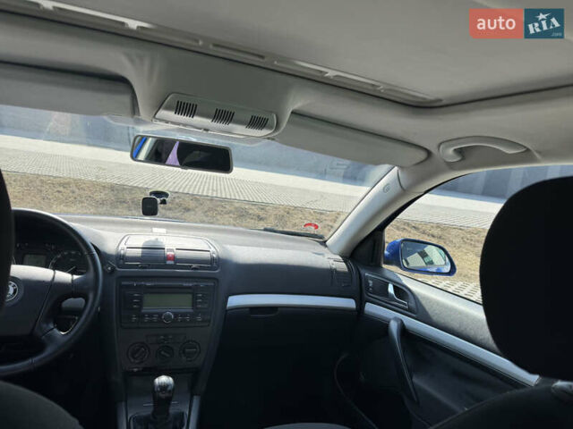 Синій Шкода Октавія, об'ємом двигуна 1.6 л та пробігом 230 тис. км за 5200 $, фото 17 на Automoto.ua