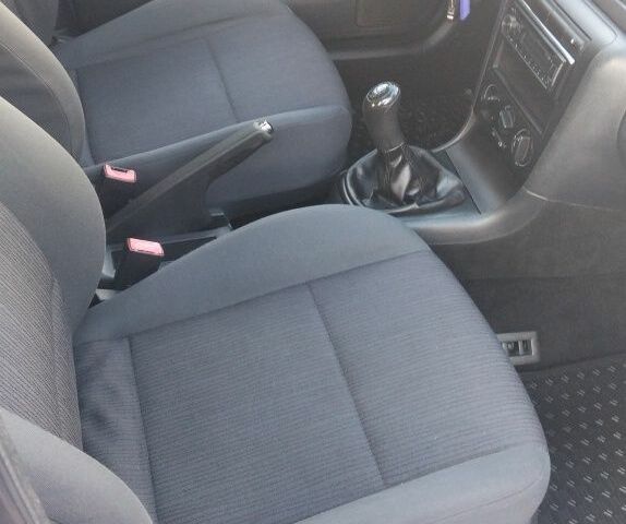 Синий Шкода Октавия, объемом двигателя 1 л и пробегом 230 тыс. км за 5100 $, фото 5 на Automoto.ua