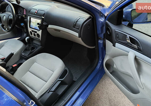 Синий Шкода Октавия, объемом двигателя 1.9 л и пробегом 290 тыс. км за 5400 $, фото 21 на Automoto.ua