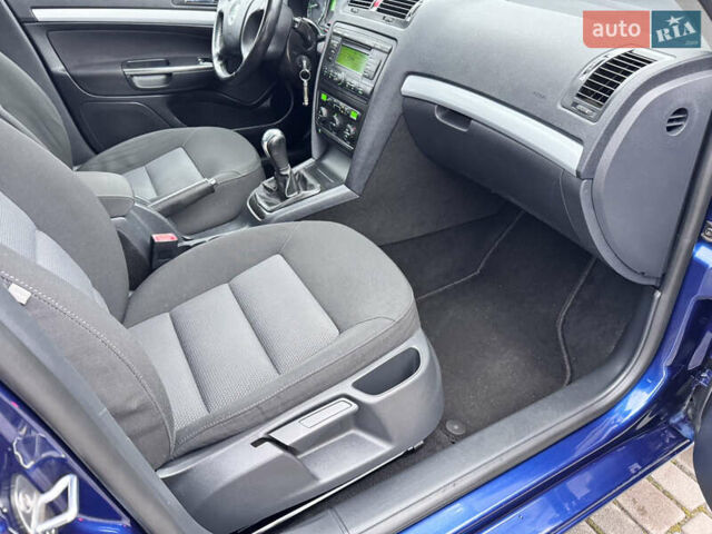 Синий Шкода Октавия, объемом двигателя 1.6 л и пробегом 227 тыс. км за 6200 $, фото 32 на Automoto.ua