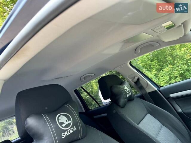 Синій Шкода Октавія, об'ємом двигуна 1.6 л та пробігом 215 тис. км за 4700 $, фото 3 на Automoto.ua