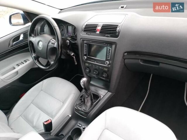 Синій Шкода Октавія, об'ємом двигуна 1.8 л та пробігом 235 тис. км за 7000 $, фото 35 на Automoto.ua