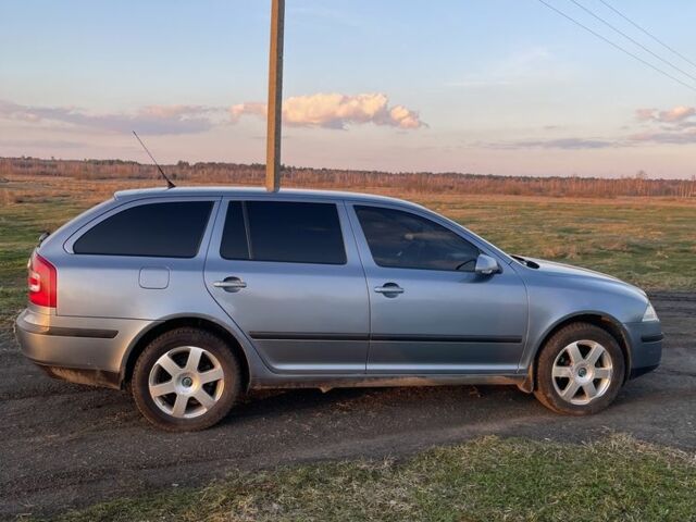 Синий Шкода Октавия, объемом двигателя 2 л и пробегом 300 тыс. км за 7200 $, фото 2 на Automoto.ua