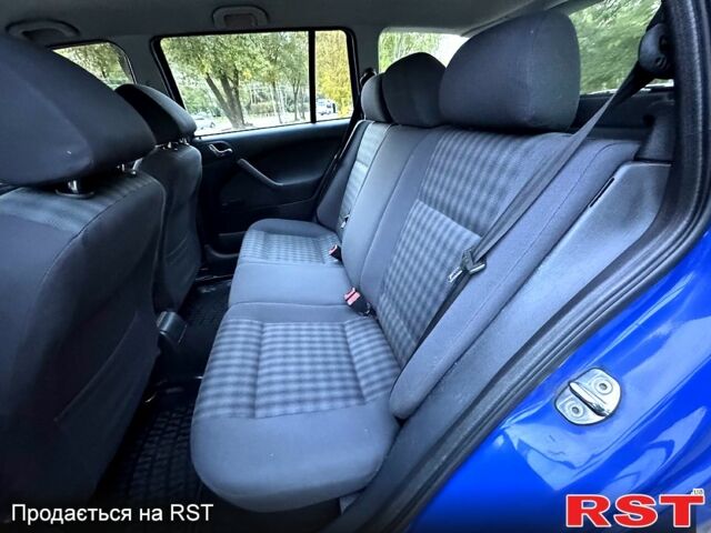 Синий Шкода Октавия, объемом двигателя 1.6 л и пробегом 224 тыс. км за 6650 $, фото 5 на Automoto.ua