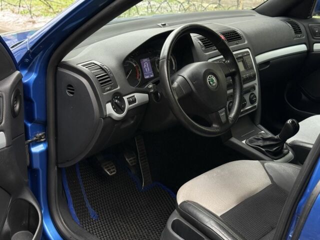 Синий Шкода Октавия, объемом двигателя 2 л и пробегом 314 тыс. км за 6850 $, фото 6 на Automoto.ua