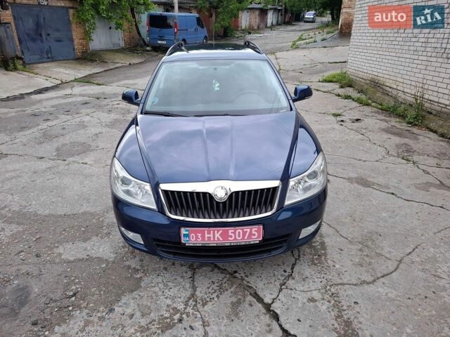 Синій Шкода Октавія, об'ємом двигуна 1.6 л та пробігом 220 тис. км за 7999 $, фото 4 на Automoto.ua