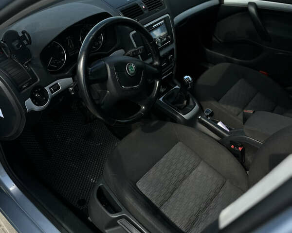 Синий Шкода Октавия, объемом двигателя 1.4 л и пробегом 220 тыс. км за 7500 $, фото 1 на Automoto.ua