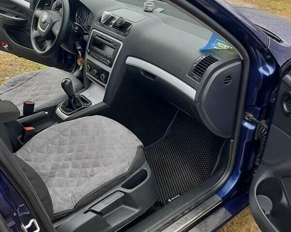 Синий Шкода Октавия, объемом двигателя 0 л и пробегом 250 тыс. км за 6200 $, фото 14 на Automoto.ua