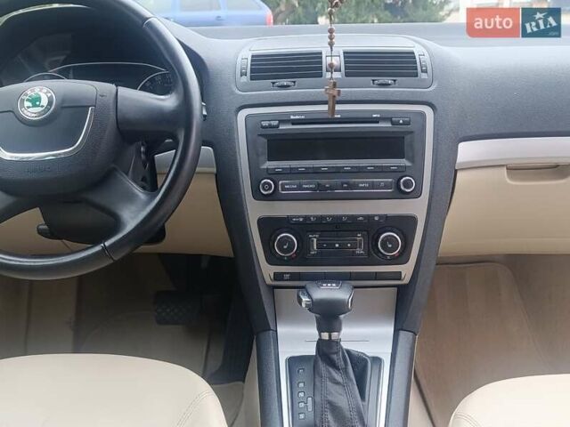 Синій Шкода Октавія, об'ємом двигуна 1.8 л та пробігом 228 тис. км за 7400 $, фото 45 на Automoto.ua