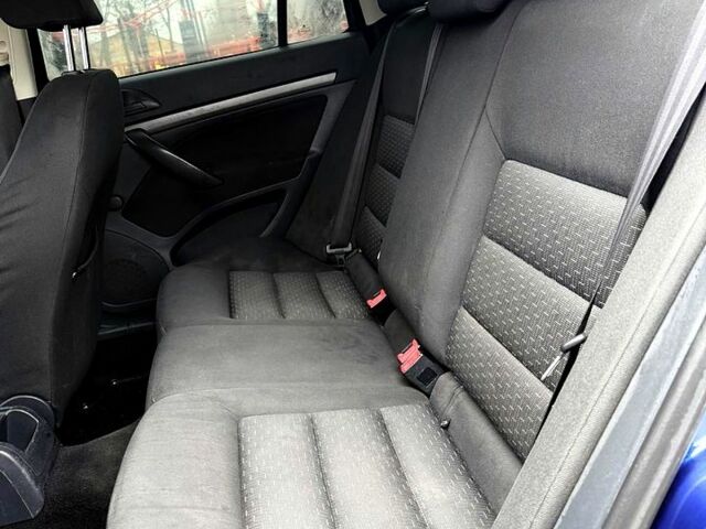 Синий Шкода Октавия, объемом двигателя 1.6 л и пробегом 250 тыс. км за 7200 $, фото 4 на Automoto.ua