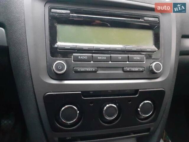 Синий Шкода Октавия, объемом двигателя 1.6 л и пробегом 176 тыс. км за 6800 $, фото 12 на Automoto.ua