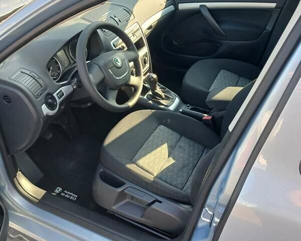 Синій Шкода Октавія, об'ємом двигуна 1.6 л та пробігом 282 тис. км за 7200 $, фото 3 на Automoto.ua