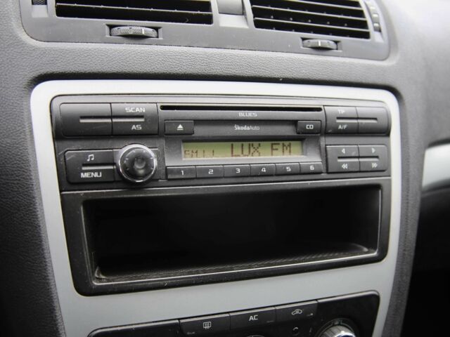 Шкода Октавія 2009 у Харкові на Automoto.ua Синій Шкода Октавія, об'ємом двигуна 1.6 л та пробігом 249 тис. км за 6999 $, фото 14 на Automoto.ua