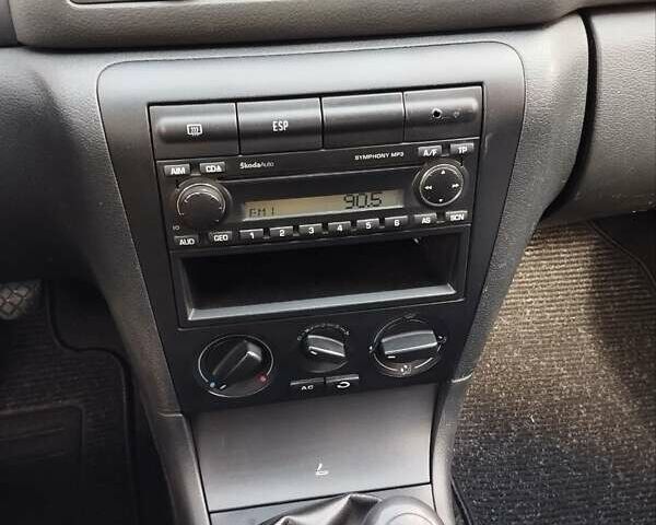 Синій Шкода Октавія, об'ємом двигуна 1.6 л та пробігом 192 тис. км за 5500 $, фото 7 на Automoto.ua