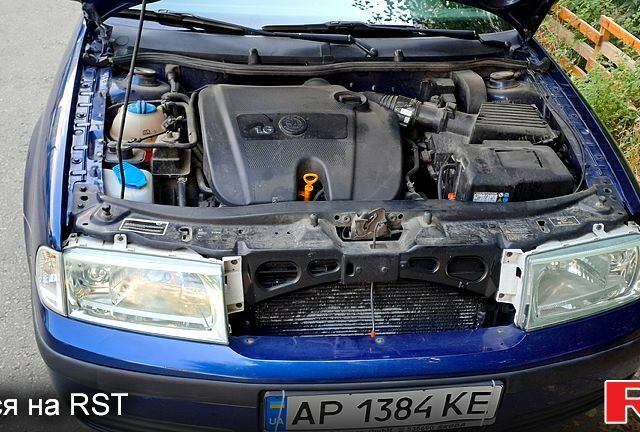 Синий Шкода Октавия, объемом двигателя 1.6 л и пробегом 176 тыс. км за 6000 $, фото 2 на Automoto.ua