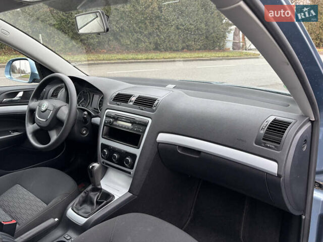 Синий Шкода Октавия, объемом двигателя 1.6 л и пробегом 86 тыс. км за 7900 $, фото 18 на Automoto.ua