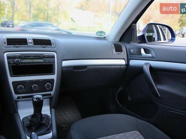 Шкода Октавія 2009 у Харкові на Automoto.ua Синій Шкода Октавія, об'ємом двигуна 1.6 л та пробігом 249 тис. км за 6999 $, фото 12 на Automoto.ua