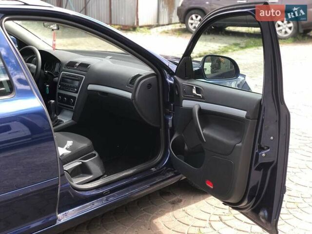 Синий Шкода Октавия, объемом двигателя 1.4 л и пробегом 266 тыс. км за 5800 $, фото 15 на Automoto.ua