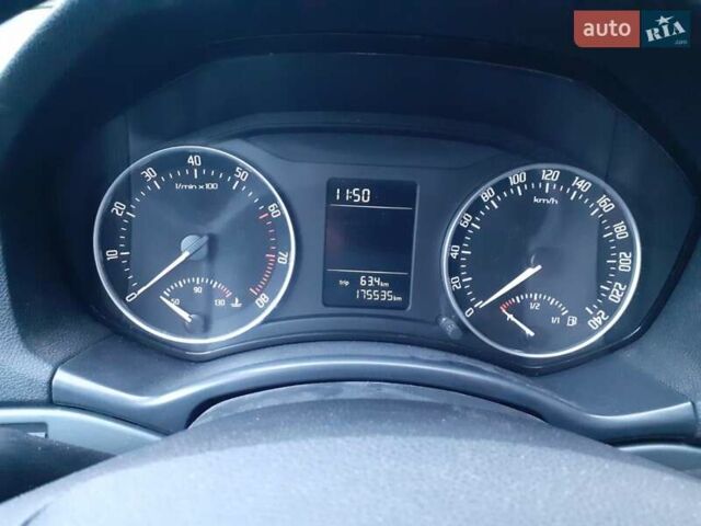 Синий Шкода Октавия, объемом двигателя 1.6 л и пробегом 176 тыс. км за 6800 $, фото 8 на Automoto.ua