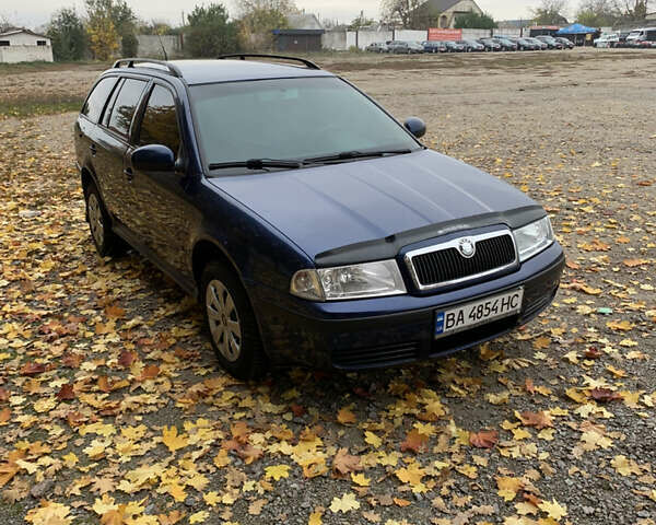 Синий Шкода Октавия, объемом двигателя 1.6 л и пробегом 260 тыс. км за 4799 $, фото 2 на Automoto.ua