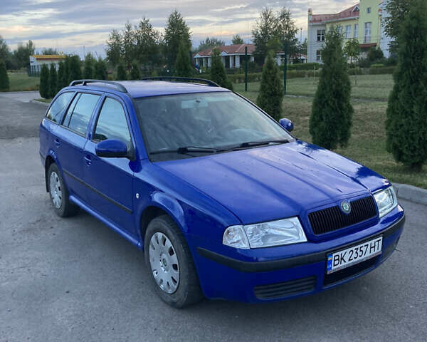 Синий Шкода Октавия, объемом двигателя 1.9 л и пробегом 266 тыс. км за 5500 $, фото 1 на Automoto.ua