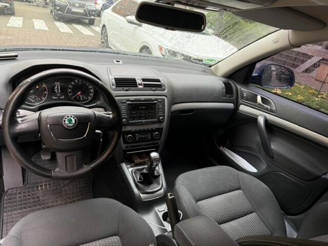 Синій Шкода Октавія, об'ємом двигуна 1.8 л та пробігом 188 тис. км за 7100 $, фото 2 на Automoto.ua