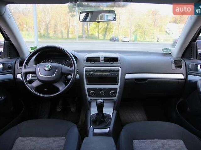 Шкода Октавія 2009 у Харкові на Automoto.ua Синій Шкода Октавія, об'ємом двигуна 1.6 л та пробігом 249 тис. км за 6999 $, фото 11 на Automoto.ua