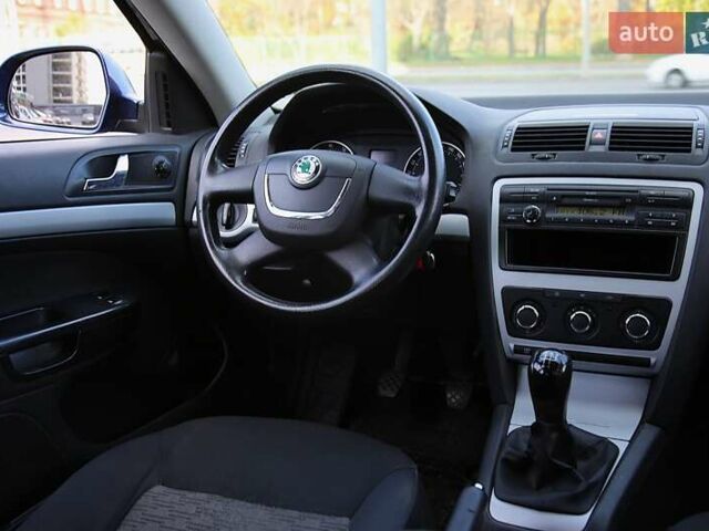 Шкода Октавія 2009 у Харкові на Automoto.ua Синій Шкода Октавія, об'ємом двигуна 1.6 л та пробігом 249 тис. км за 6999 $, фото 10 на Automoto.ua