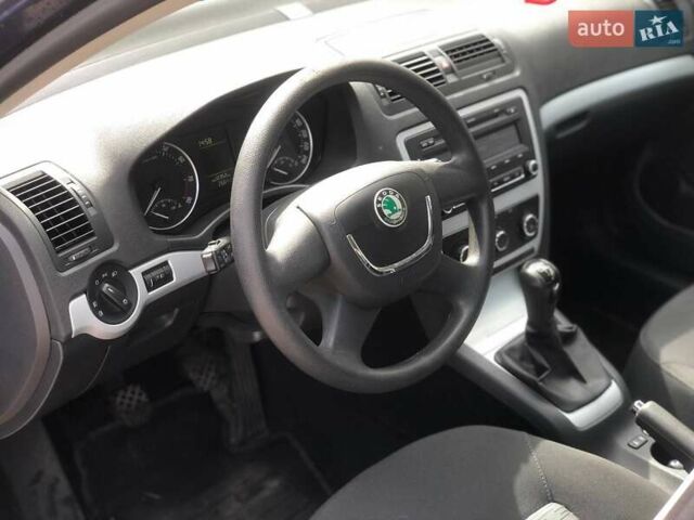 Синий Шкода Октавия, объемом двигателя 1.4 л и пробегом 266 тыс. км за 5800 $, фото 16 на Automoto.ua