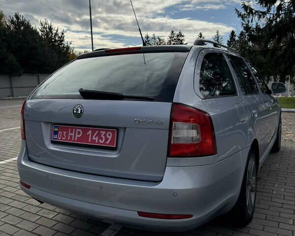 Шкода Октавия 2009 в Луцке на Automoto.ua Синий Шкода Октавия, объемом двигателя 0 л и пробегом 274 тыс. км за 6850 $, фото 4 на Automoto.ua