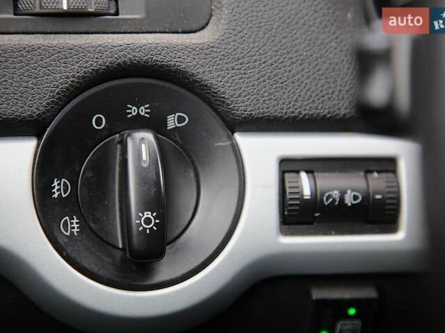 Шкода Октавія 2009 у Харкові на Automoto.ua Синій Шкода Октавія, об'ємом двигуна 1.6 л та пробігом 249 тис. км за 6999 $, фото 19 на Automoto.ua