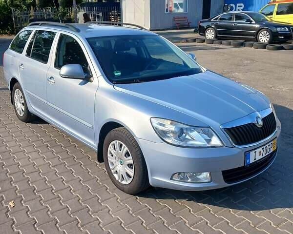 Синій Шкода Октавія, об'ємом двигуна 1.6 л та пробігом 282 тис. км за 7200 $, фото 6 на Automoto.ua