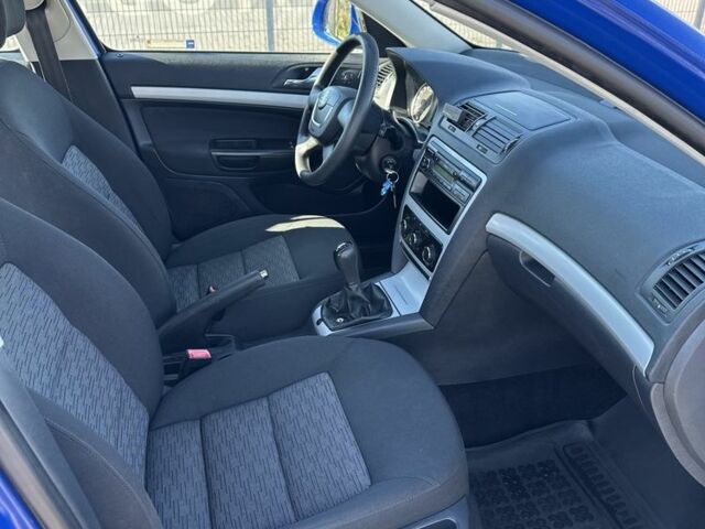 Синій Шкода Октавія, об'ємом двигуна 1.6 л та пробігом 222 тис. км за 6800 $, фото 6 на Automoto.ua