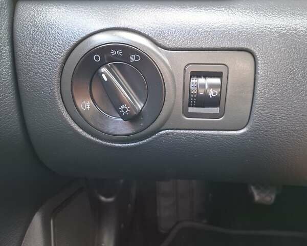 Синій Шкода Октавія, об'ємом двигуна 1.6 л та пробігом 157 тис. км за 6499 $, фото 14 на Automoto.ua