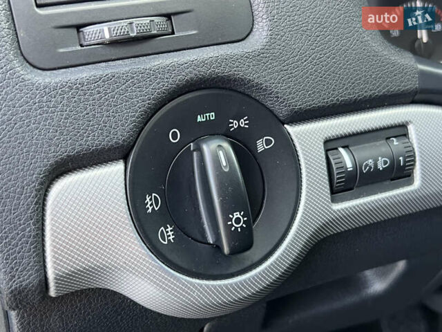 Синий Шкода Октавия, объемом двигателя 1.39 л и пробегом 250 тыс. км за 6799 $, фото 23 на Automoto.ua