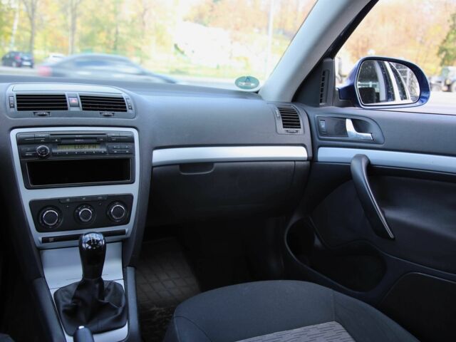 Шкода Октавія 2009 у Харкові на Automoto.ua Синій Шкода Октавія, об'ємом двигуна 1.6 л та пробігом 249 тис. км за 6999 $, фото 12 на Automoto.ua