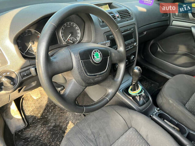 Синий Шкода Октавия, объемом двигателя 1.6 л и пробегом 310 тыс. км за 6999 $, фото 12 на Automoto.ua